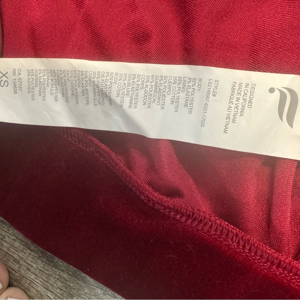 Fabletics Velour Ruby Red Full Zip Donna Hoodie Women’s Sz. XS - Picture 6 of 7